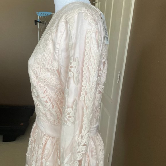 Blush Floral Lace Long Sleeve Evening Dress - Picture 5 of 8
